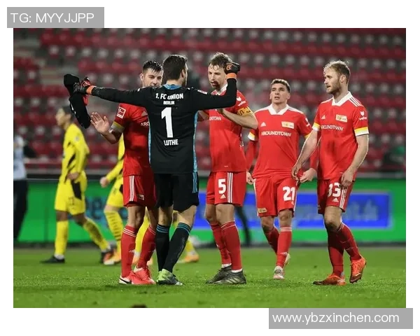 欧联杯精彩对决阿森纳与巴萨战成平局乌龙球引发全场热议与转会传闻